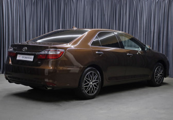 Подержанный автомобиль Toyota Camry Sedan 2017 года (5 фото)