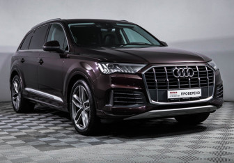 Подержанный автомобиль Audi Q7 2021 года (3 фото)