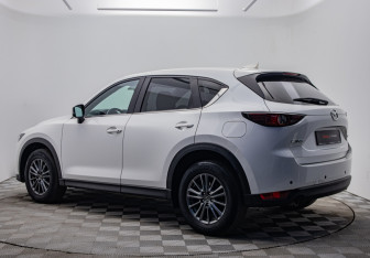 Подержанный автомобиль Mazda CX-5 2017 года (3 фото)