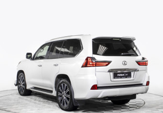 Подержанный автомобиль Lexus LX 2021 года (7 фото)