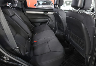 Подержанный автомобиль Kia Sorento 2012 года (12 фото)