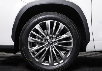 Новый Toyota Highlander 2023 (29 фото)