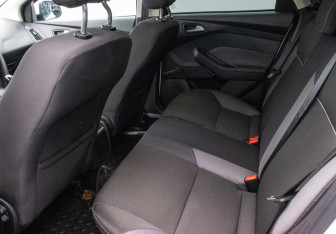 Подержанный автомобиль Ford Focus Sedan 2011 года (9 фото)