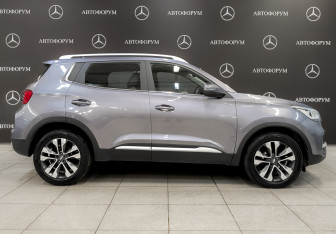 Подержанный автомобиль Chery Tiggo 4 2022 года (4 фото)