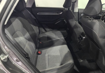 Подержанный автомобиль Geely Emgrand 2023 года (10 фото)