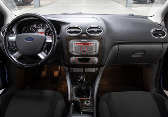 Подержанный автомобиль Ford Focus Sedan 2008 года (14 фото)
