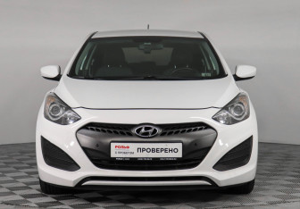 Подержанный автомобиль Hyundai i30 Hatchback 2013 года (2 фото)