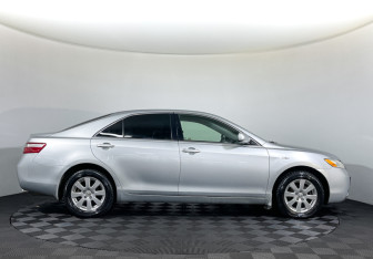 Подержанный автомобиль Toyota Camry Sedan 2007 года (4 фото)