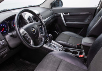 Подержанный автомобиль Chevrolet Captiva 2013 года (10 фото)