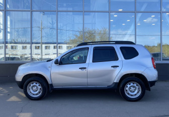Подержанный автомобиль Renault Duster 2012 года (8 фото)