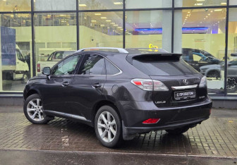 Подержанный автомобиль Lexus RX 2010 года (6 фото)