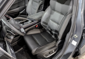 Подержанный автомобиль Geely Tugella 2023 года (20 фото)