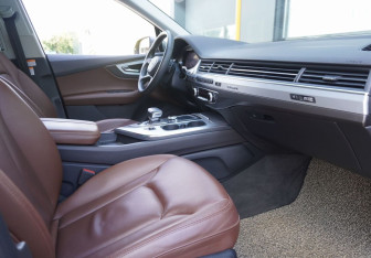 Подержанный автомобиль Audi Q7 2019 года (11 фото)