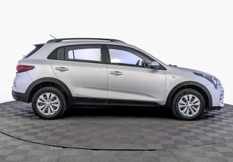 Подержанный автомобиль Kia Rio Hatchback 2021 года (4 фото)