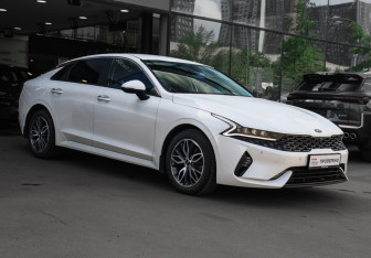 Подержанный автомобиль Kia K5 2021 года (3 фото)