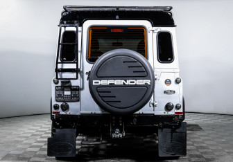 Подержанный автомобиль Land Rover Defender Suv 2008 года (6 фото)