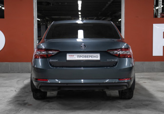 Подержанный автомобиль Skoda Superb Liftback 2018 года (6 фото)