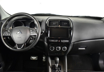 Подержанный автомобиль Mitsubishi ASX 2018 года (8 фото)