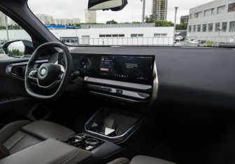 Подержанный автомобиль BMW X3 2025 года (13 фото)