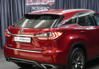Подержанный автомобиль Lexus RX 2018 года (25 фото)