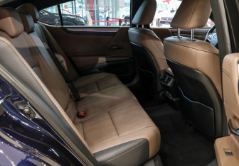Новый Lexus ES 2025 (17 фото)