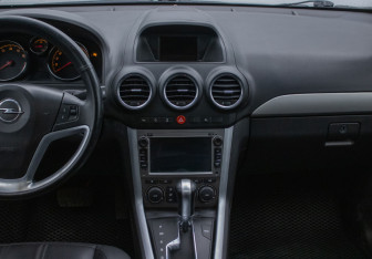 Подержанный автомобиль Opel Antara 2014 года (14 фото)