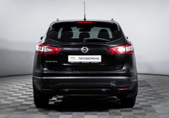 Подержанный автомобиль Nissan Qashqai 2014 года (6 фото)