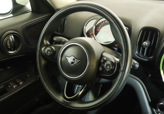 Подержанный автомобиль MINI Countryman 2020 года (16 фото)