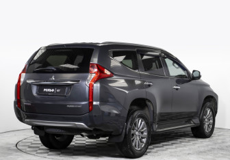 Подержанный автомобиль Mitsubishi Pajero Sport 2019 года (5 фото)