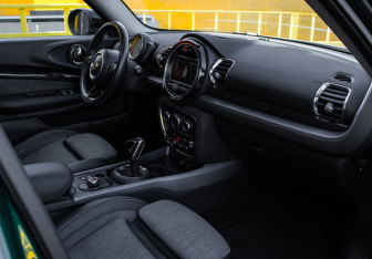 Подержанный автомобиль MINI Clubman Wagon 2019 года (7 фото)