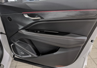 Подержанный автомобиль Geely Tugella 2023 года (25 фото)