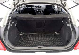 Подержанный автомобиль Peugeot 308 Hatchback 2011 года (10 фото)