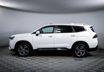 Подержанный автомобиль Geely Okavango 2023 года (8 фото)