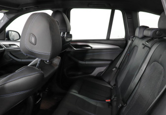 Подержанный автомобиль BMW X3 2018 года (14 фото)