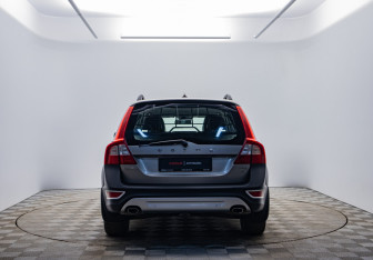 Подержанный автомобиль Volvo XC70 2012 года (6 фото)