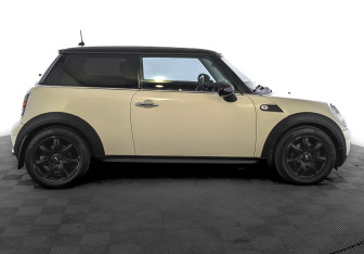 Подержанный автомобиль MINI Hatch 2008 года (4 фото)