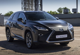 Подержанный автомобиль Lexus RX 2017 года (3 фото)