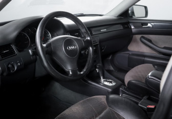 Подержанный автомобиль Audi A6 allroad 2004 года (14 фото)