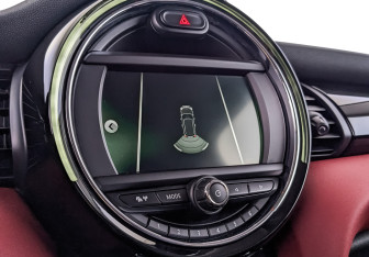 Подержанный автомобиль MINI Hatch 2020 года (27 фото)