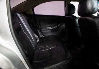 Подержанный автомобиль Chrysler Sebring Sedan 2002 года (9 фото)