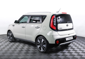 Подержанный автомобиль Kia Soul 2017 года (8 фото)