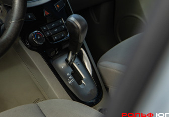 Подержанный автомобиль Chevrolet Orlando 2012 года (15 фото)
