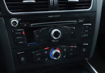 Подержанный автомобиль Audi Q5 2013 года (15 фото)