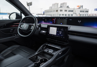 Подержанный автомобиль Lincoln Nautilus 2024 года (14 фото)