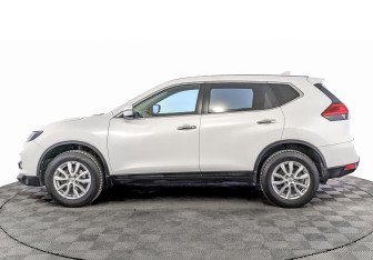 Подержанный автомобиль Nissan X-Trail 2020 года (8 фото)