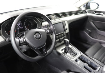 Подержанный автомобиль Volkswagen Passat Wagon 2016 года (8 фото)