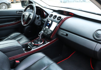 Подержанный автомобиль Mazda CX-7 2011 года (9 фото)