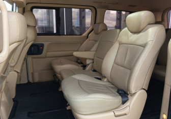 Подержанный автомобиль Hyundai Grand Starex 2009 года (19 фото)