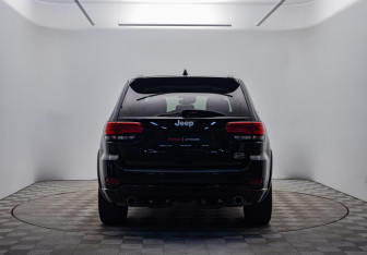 Подержанный автомобиль Jeep Grand Cherokee 2019 года (6 фото)
