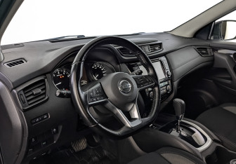Подержанный автомобиль Nissan Qashqai 2020 года (15 фото)